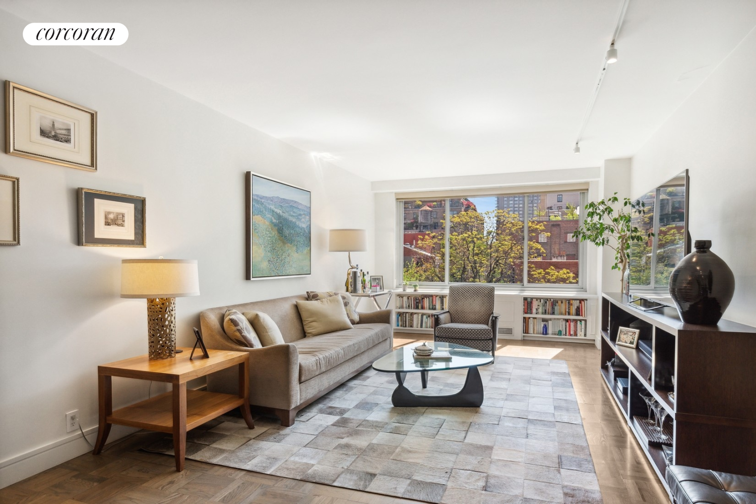 Homes for sale in New York | View 300 East 74th Street, 6B | 1 Bed, 1 Bath