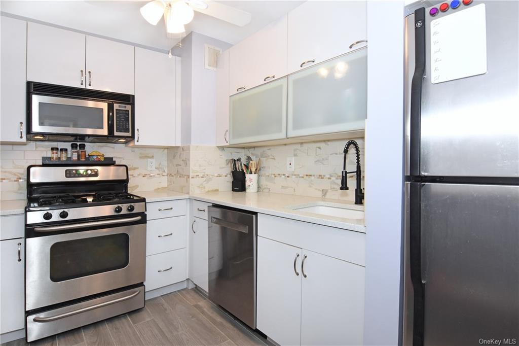 Homes for sale in Ossining | View 119 S Highland Avenue Unit# 3E | 2 Beds, 1 Bath