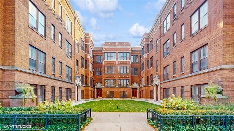 Homes for rent in Chicago | View 3017 W Logan, 2 | 1 Bed, 1 Bath