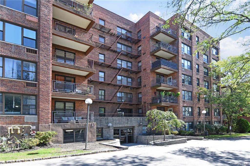 Homes for sale in Ossining | View 117 S Highland Avenue Unit# 5L | 2 Beds, 1 Bath