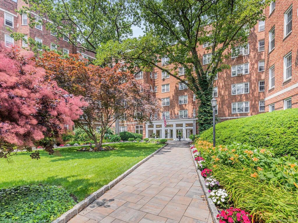 Homes for sale in Bronxville | View 949 Palmer Road Unit# 3L | 1 Bed, 1 Bath