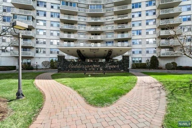 Homes for sale in Fort Lee | View 2100 Linwood Avenue #3S | 2 Beds, 2 Baths