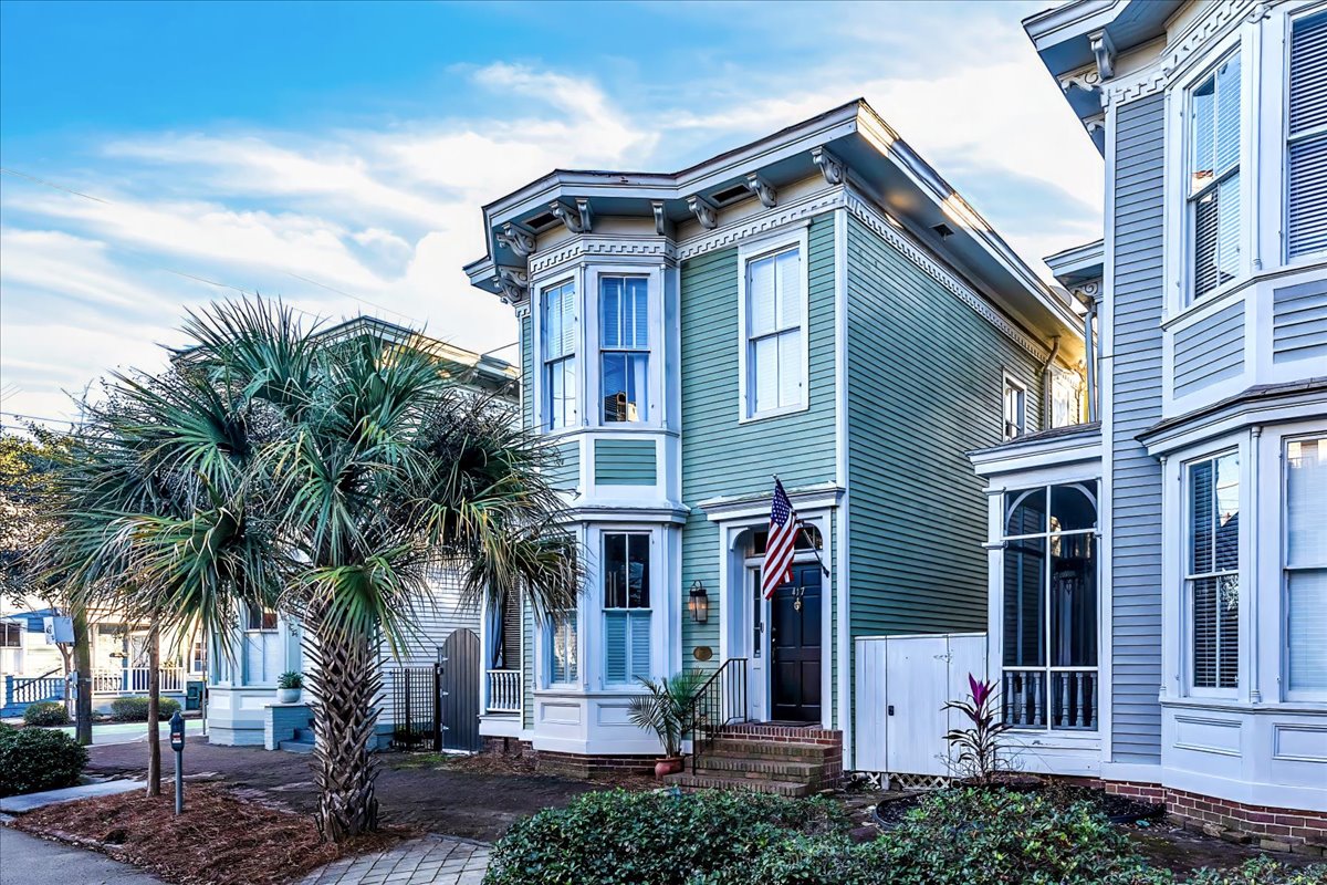 Homes for sale in Savannah | View 417 East Taylor Street | 3 Beds, 2 Baths