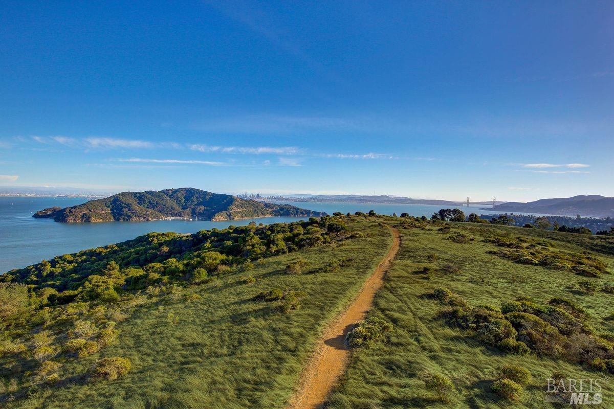 Homes for sale in Tiburon | View 624 Ridge Road
