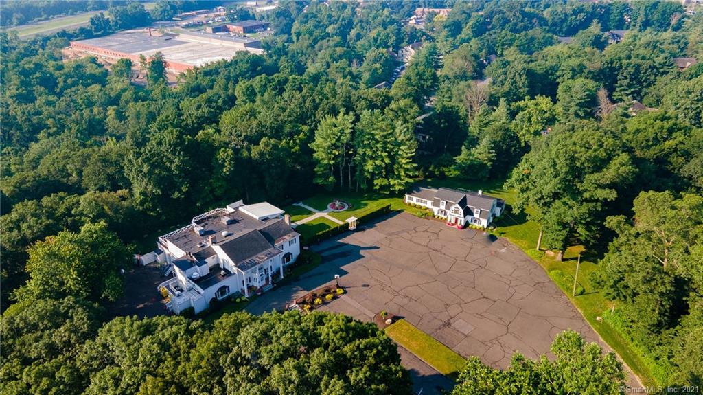271 Federal Rd, Brookfield, CT 06804