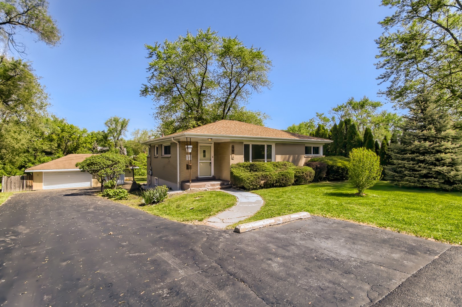 17W210 Orchard Place, Oakbrook Terrace, IL 60181 Property for sale