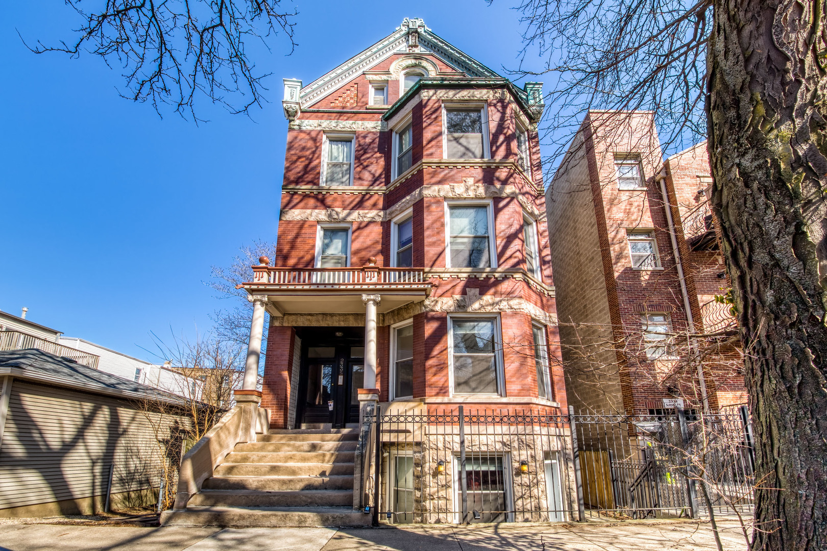 2335 N Oakley Avenue #1, Chicago, IL 60647 Property for rent