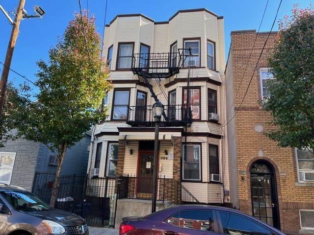 Homes for sale in Union City | View 904 BERGENLINE AVE