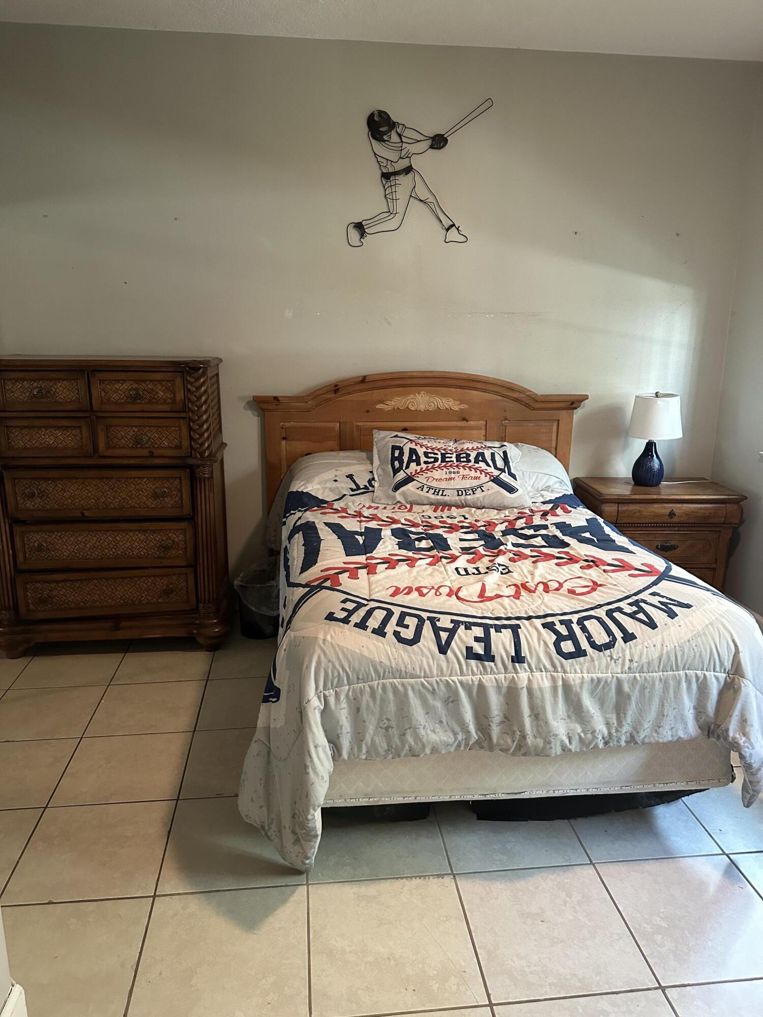 Yankee-themed room