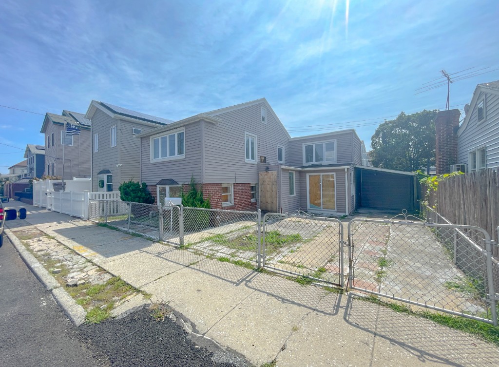 Homes for sale in Brooklyn | View 24 Cyrus Avenue, * | 3 Beds, 2 Baths
