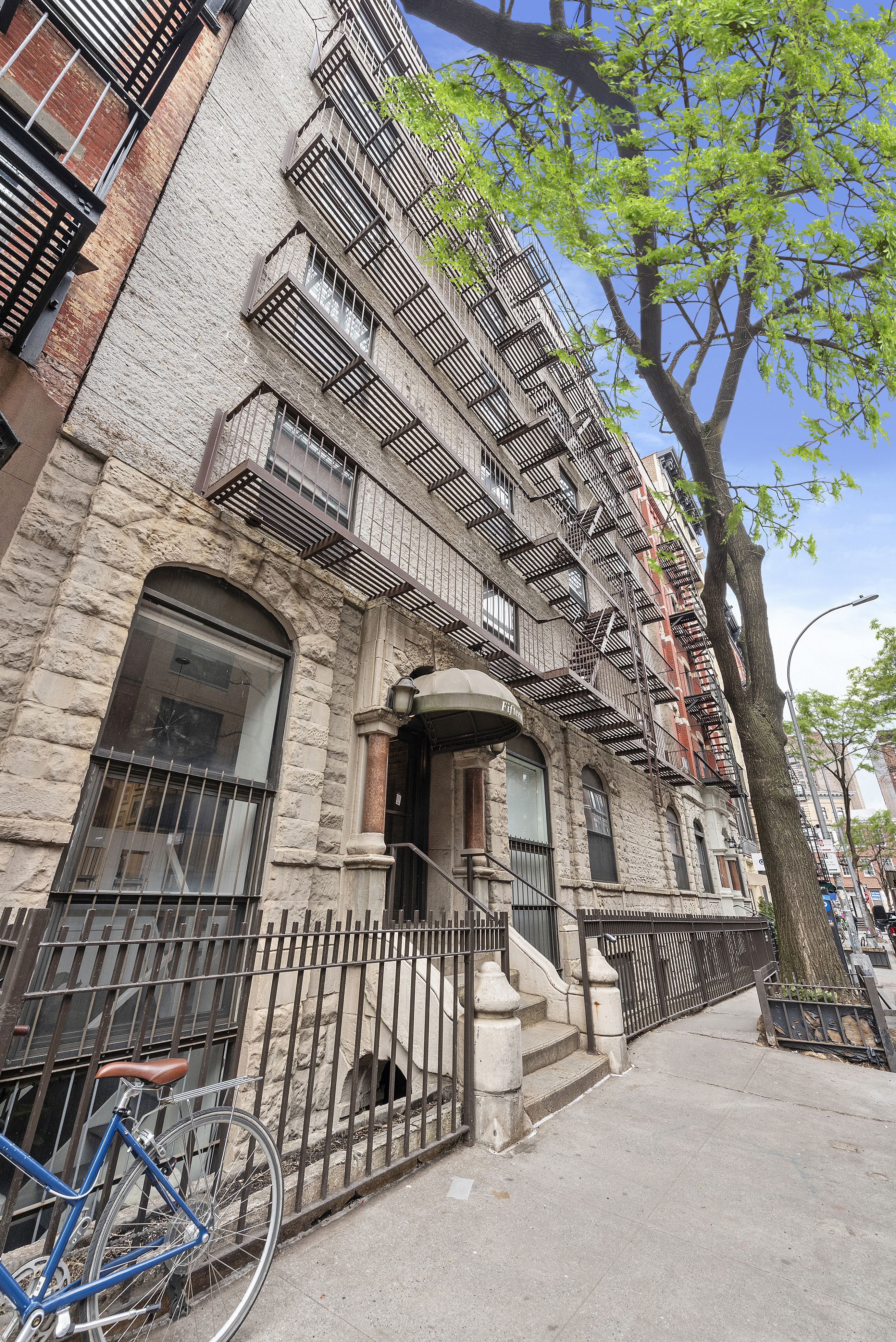 15 Jones Street