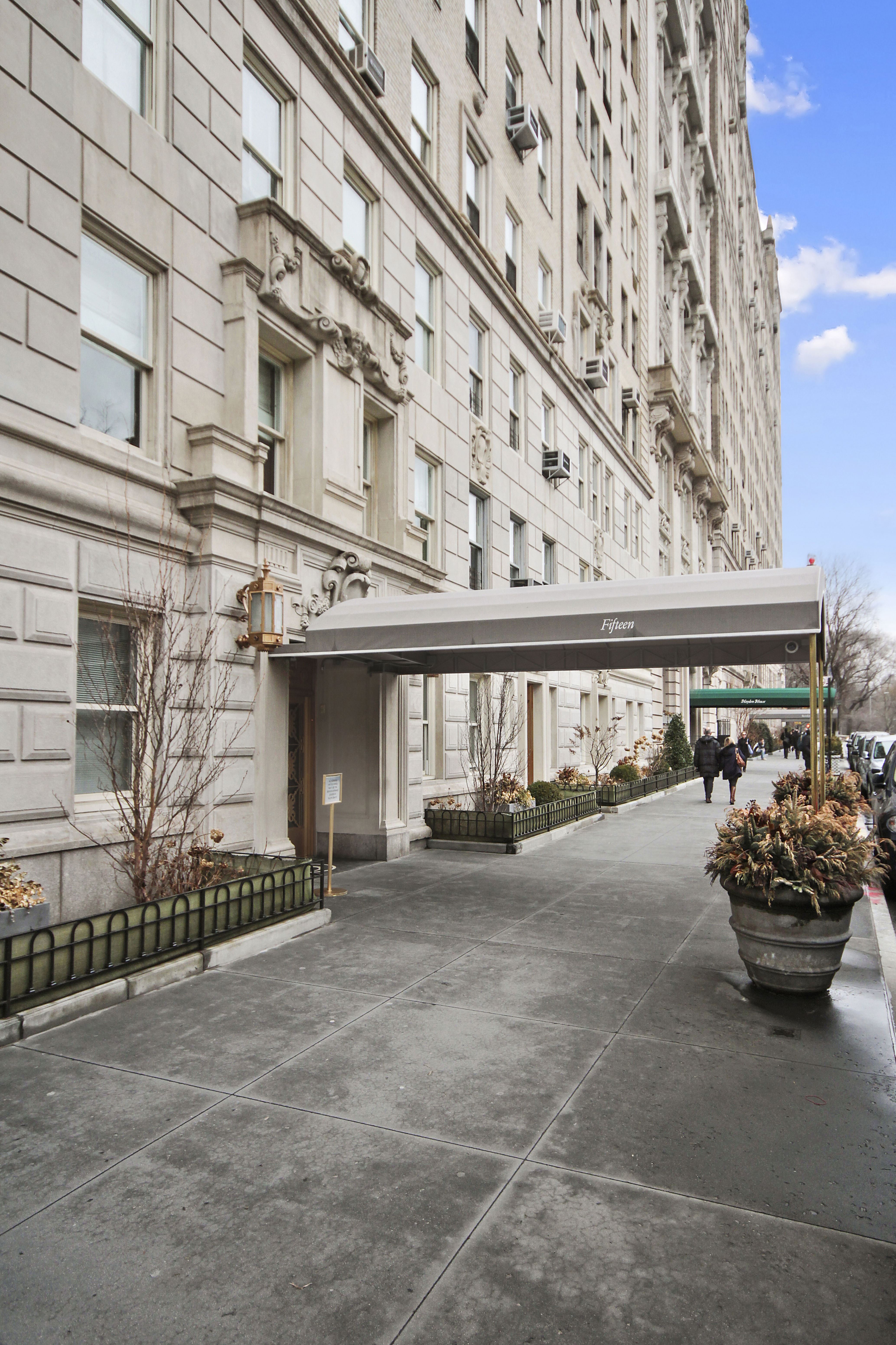 15 W 81 St Tenants