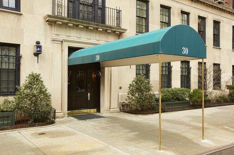 30 SUTTON PLACE CO