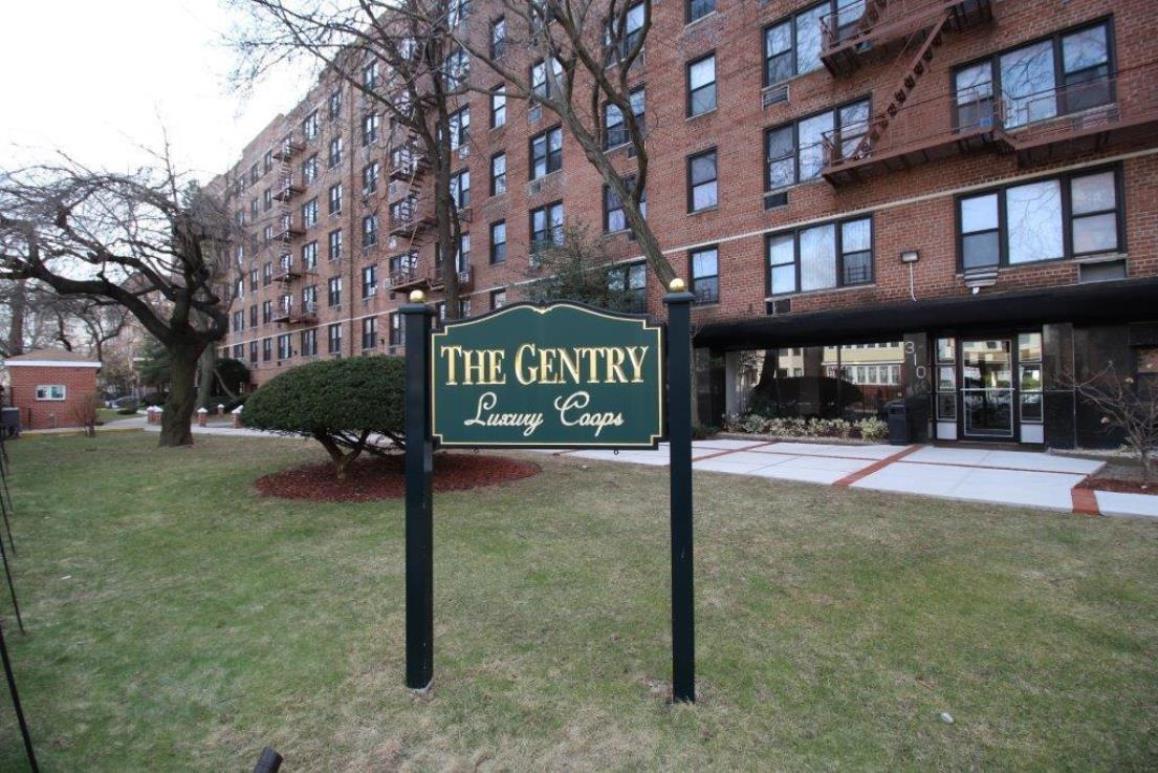 THE GENTRY APARTMENT