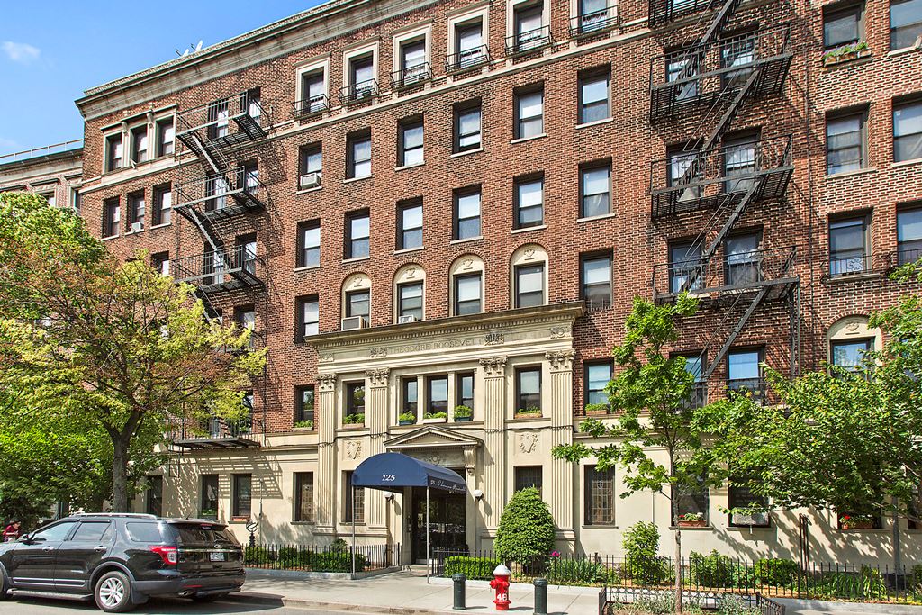 125 Eastern Parkway