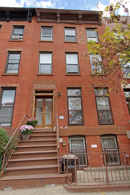 411 Adelphi Street
