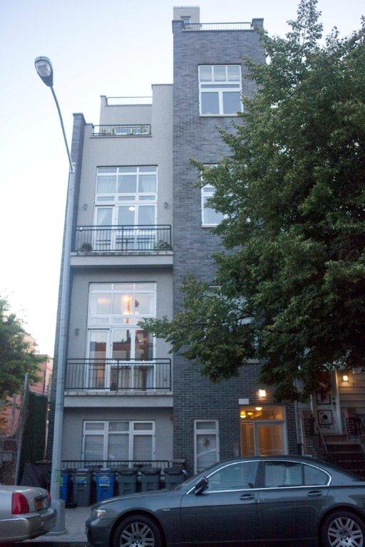 319 Humboldt Street