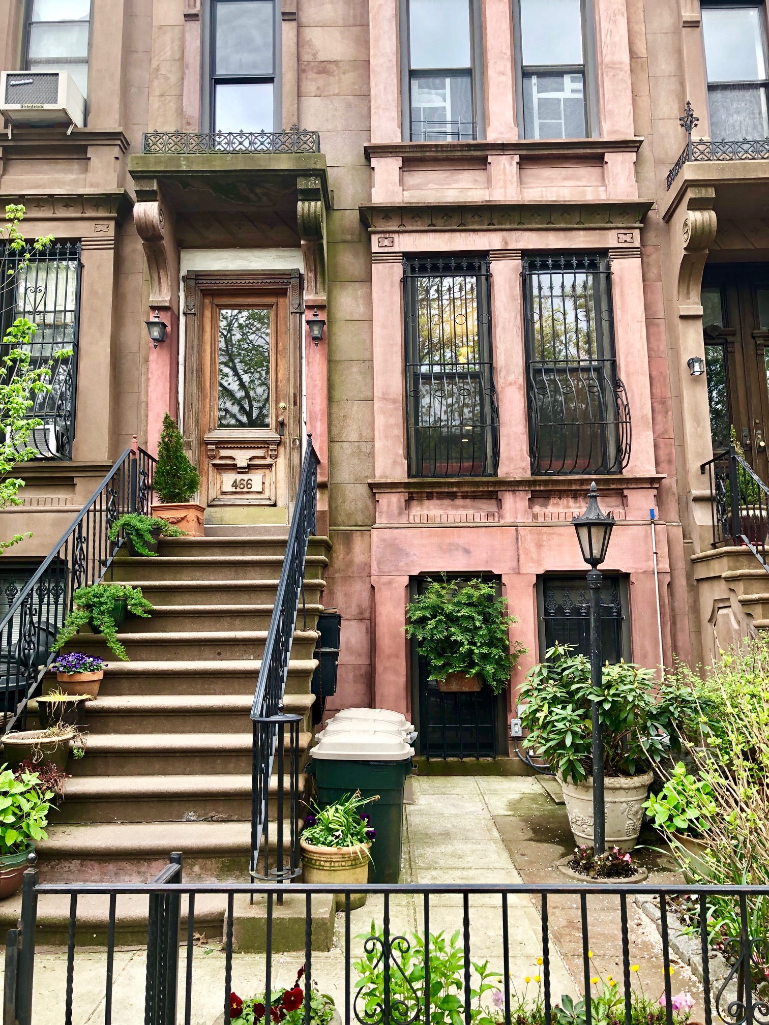 466 8th Street