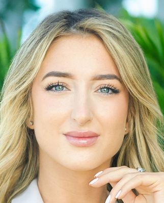Halie Comisac | Sales Associate | Corcoran