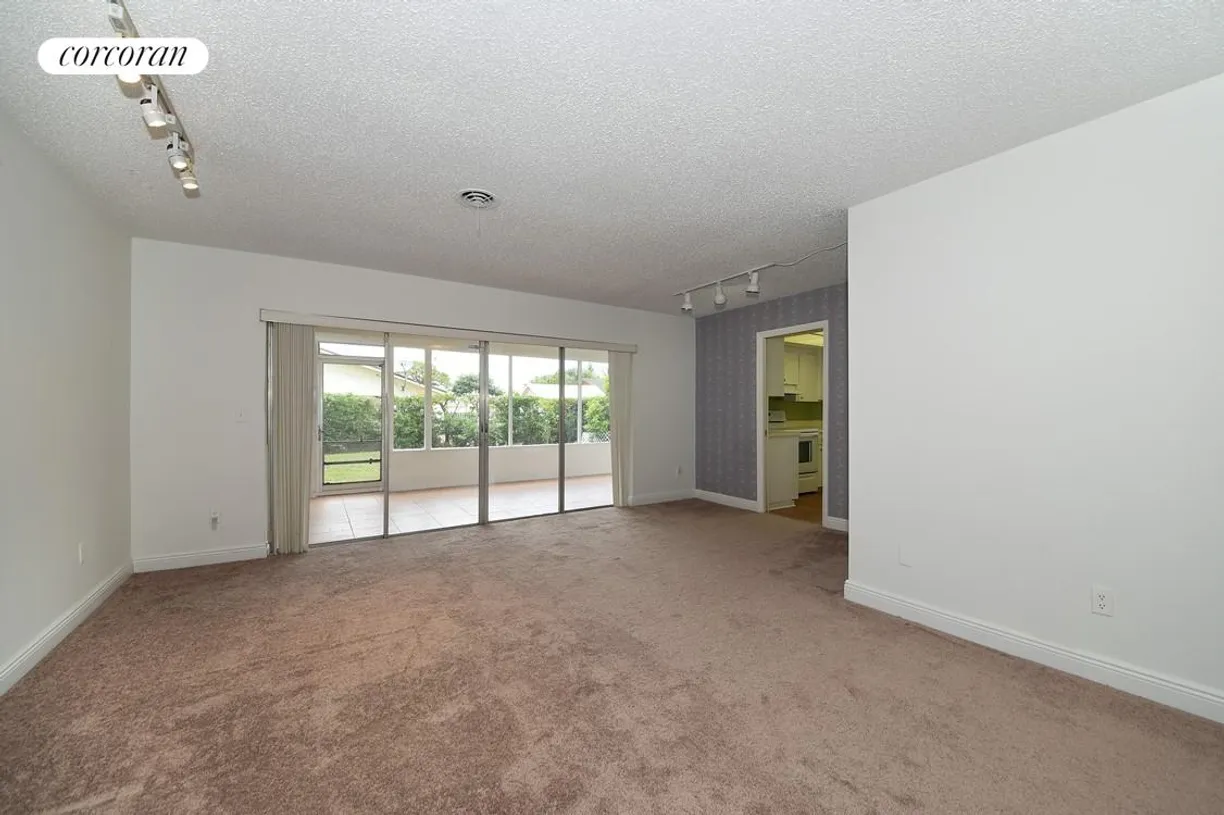 South Florida Real Estate | View 1136 Woodcrest Road | room 1