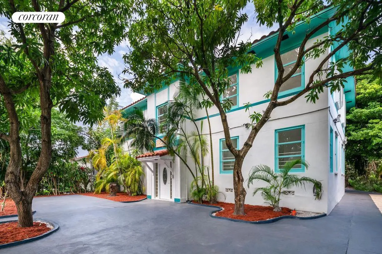 South Florida Real Estate | View 925 Lenox | 4 Beds, 4 Baths