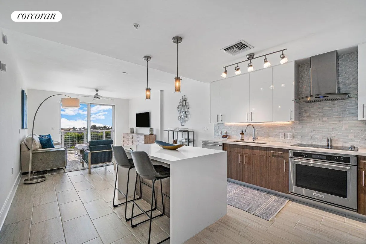 South Florida Real Estate | View 236 SE Fifth Avenue 405 | 1 Bed, 1 Bath