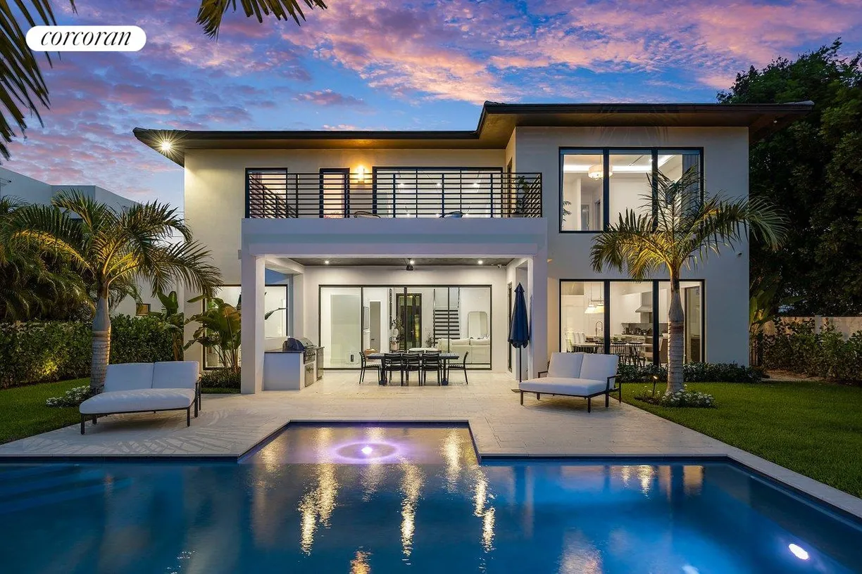 South Florida Real Estate | View 255 NW 22nd Street | room 2