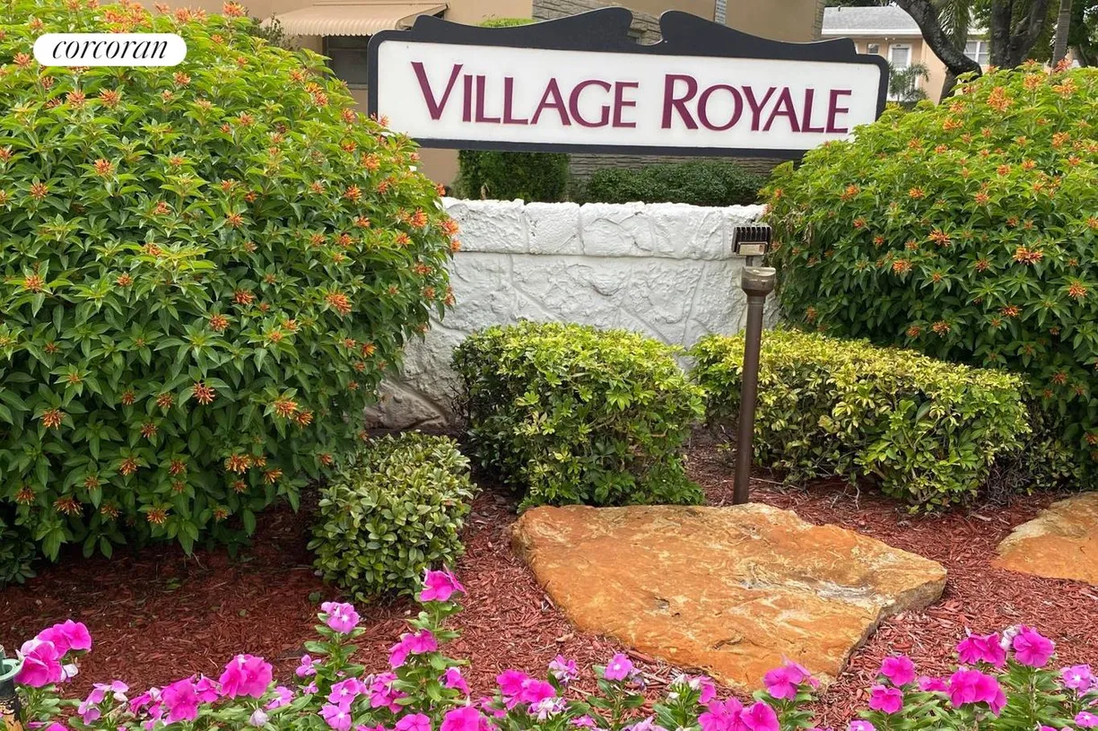 South Florida Real Estate | View 2212 NE 1st Way #202 | room 1