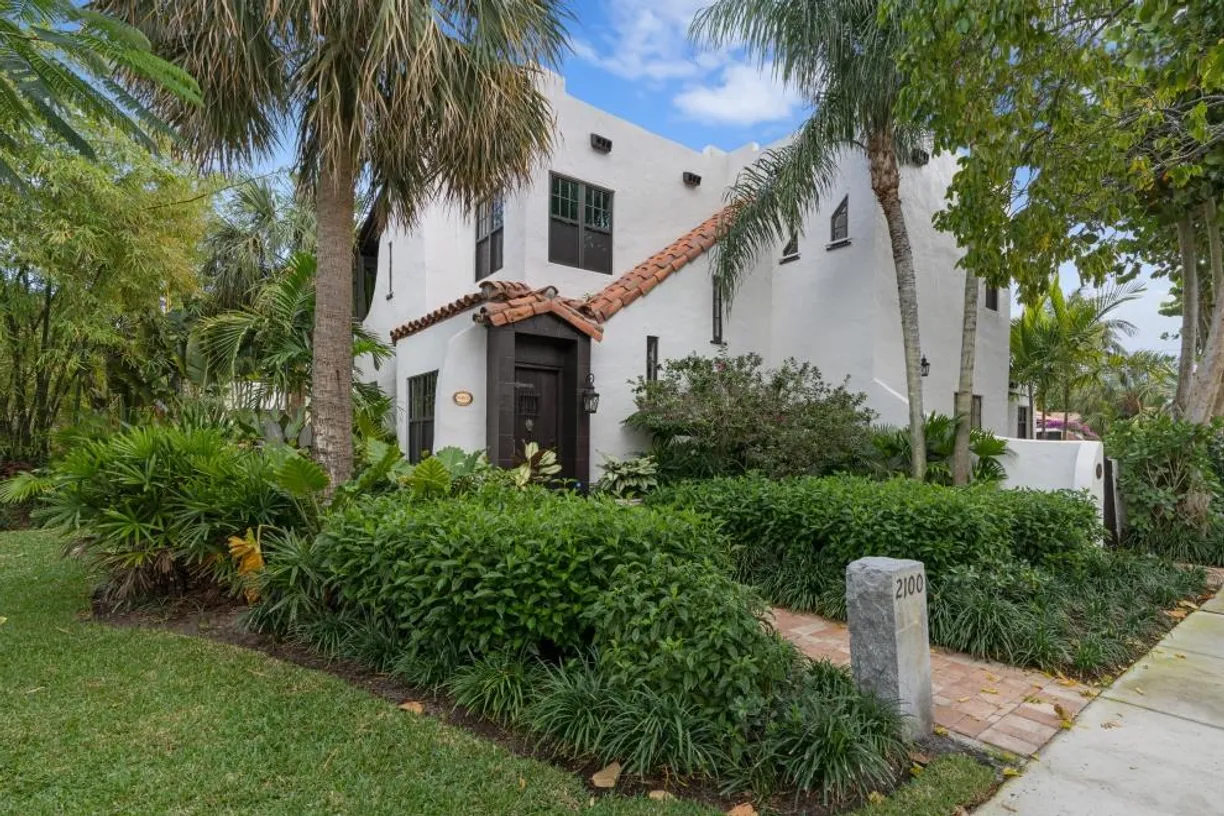 South Florida Real Estate | View 2100 Florida Avenue | room 1