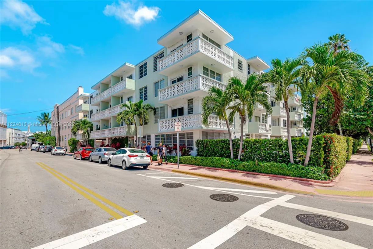 South Florida Real Estate | View 949 Pennsylvania Ave #307 | 1 Bed, 1 Bath