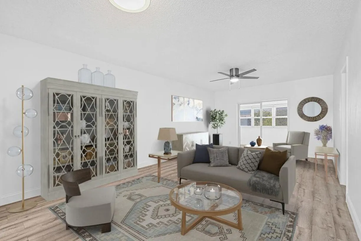 South Florida Real Estate | View 1115 Lake Terrace 206 | 2 Beds, 1 Bath