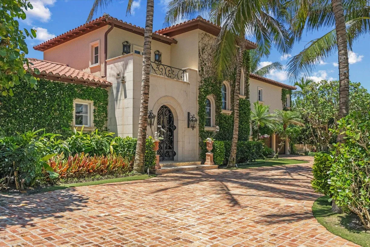 South Florida Real Estate | View 110 Wells Road | room 1