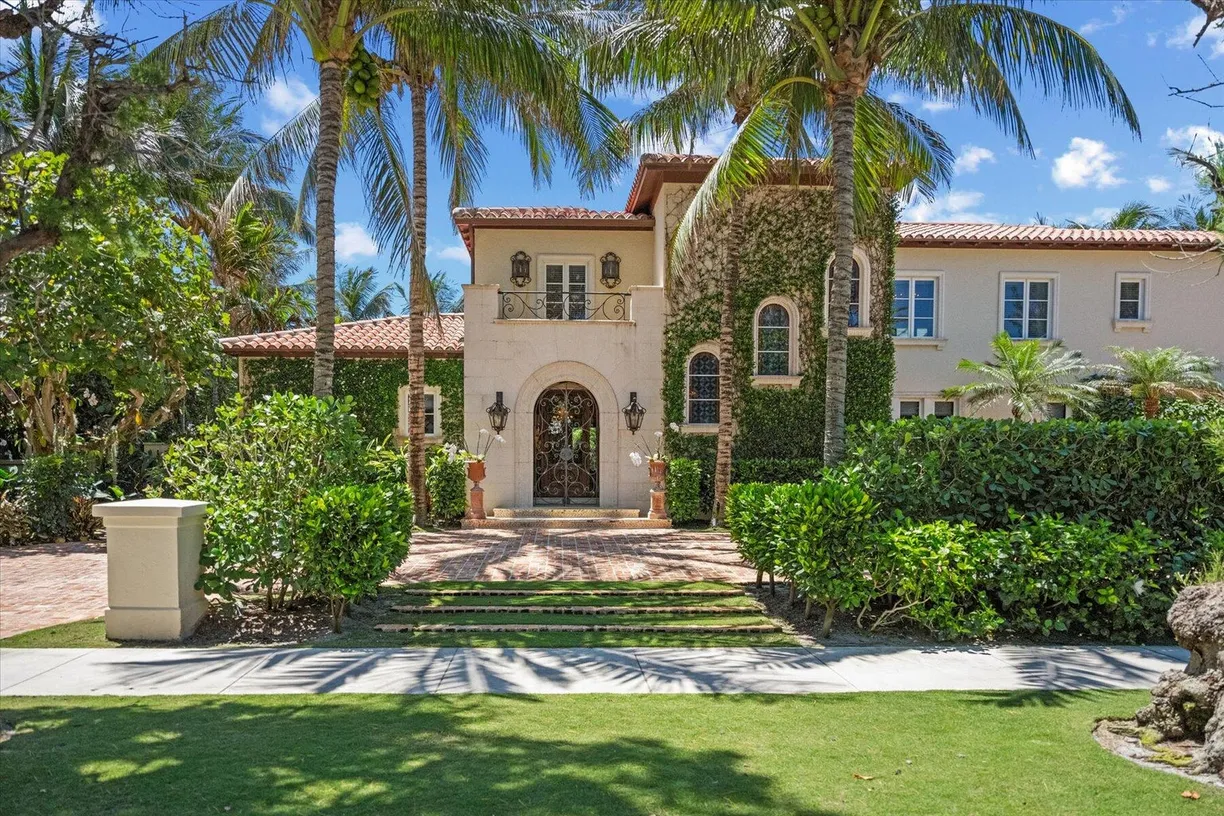 South Florida Real Estate | View 110 Wells Road | room 2