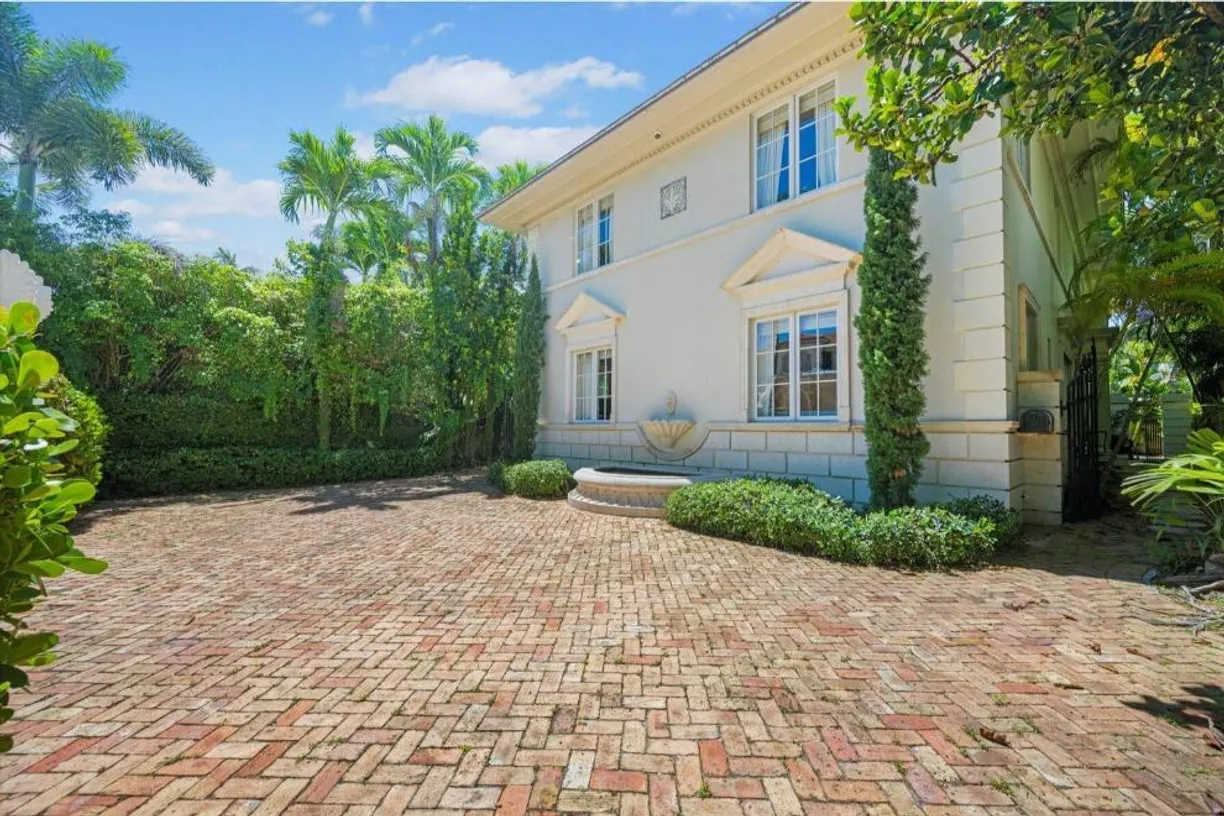 South Florida Real Estate | View 408 Chilean Avenue | room 1