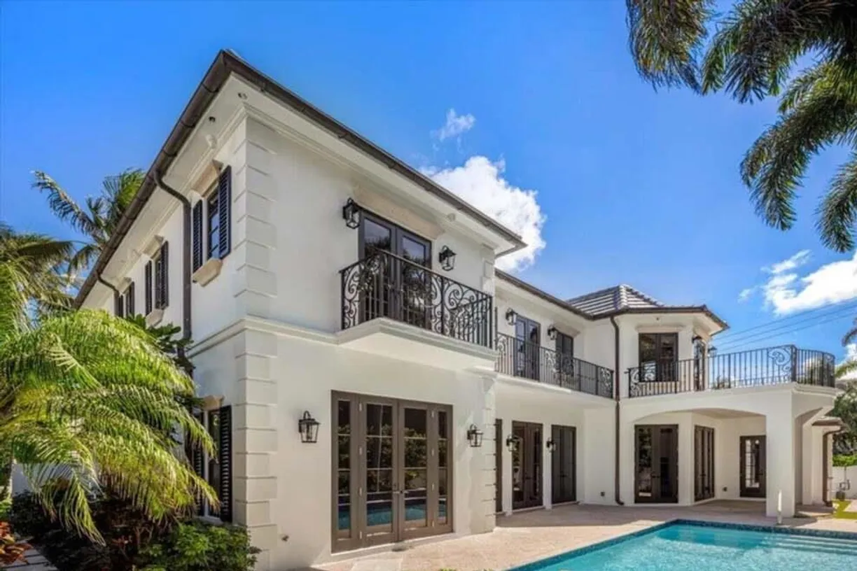 South Florida Real Estate | View 125 Via Vizcaya | room 2