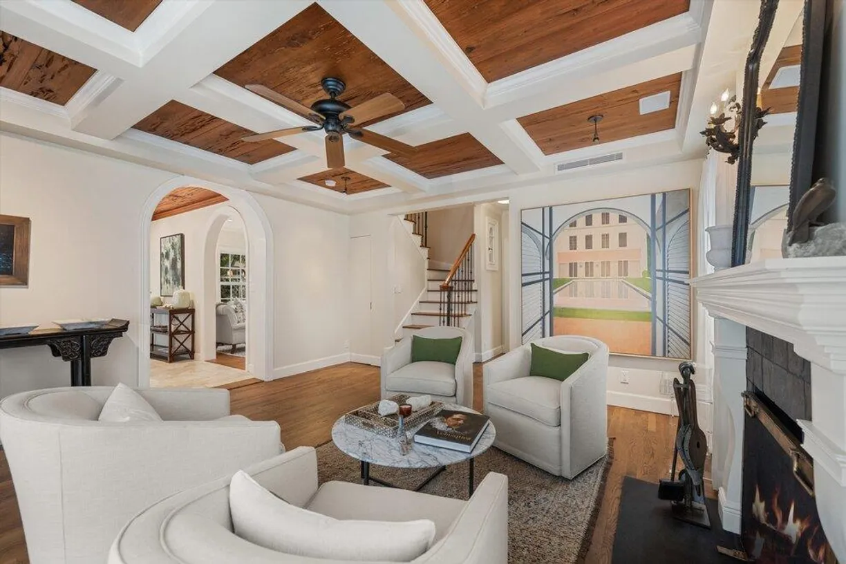 South Florida Real Estate | View 2411 Aravale Road | room 2