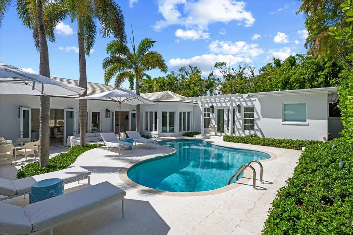 South Florida Real Estate | View 937 North Lake Way | 4 Beds, 4.1 Baths