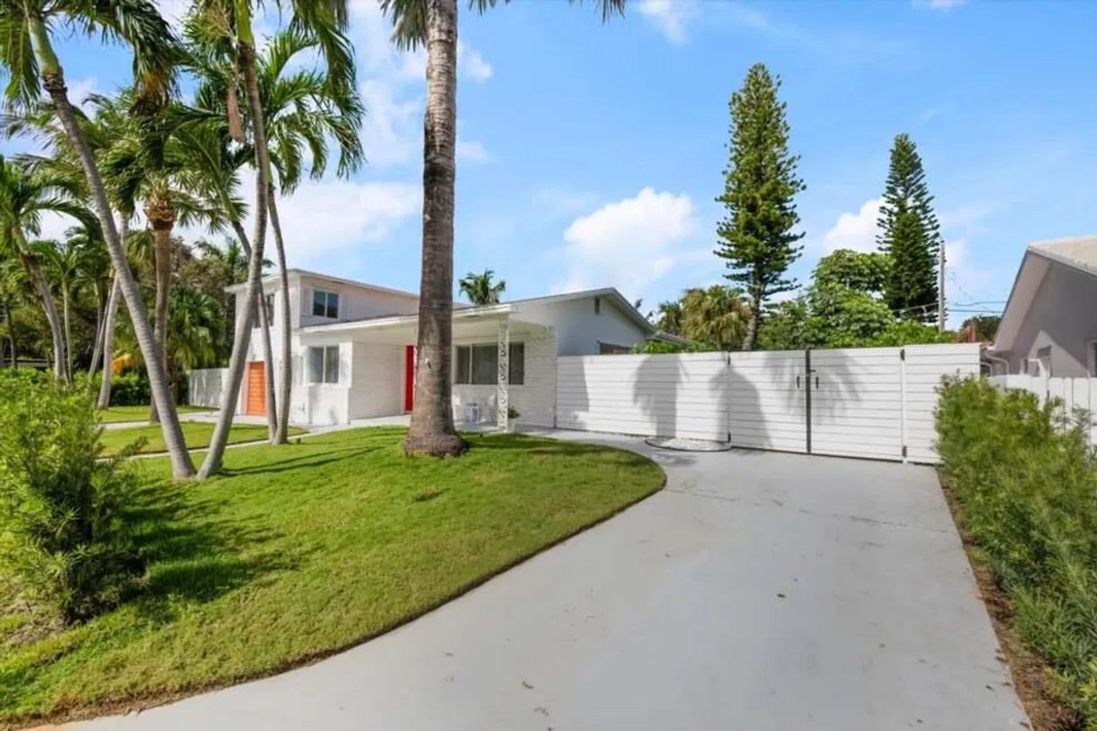 South Florida Real Estate | View 92 18th Avenue S. | room 2