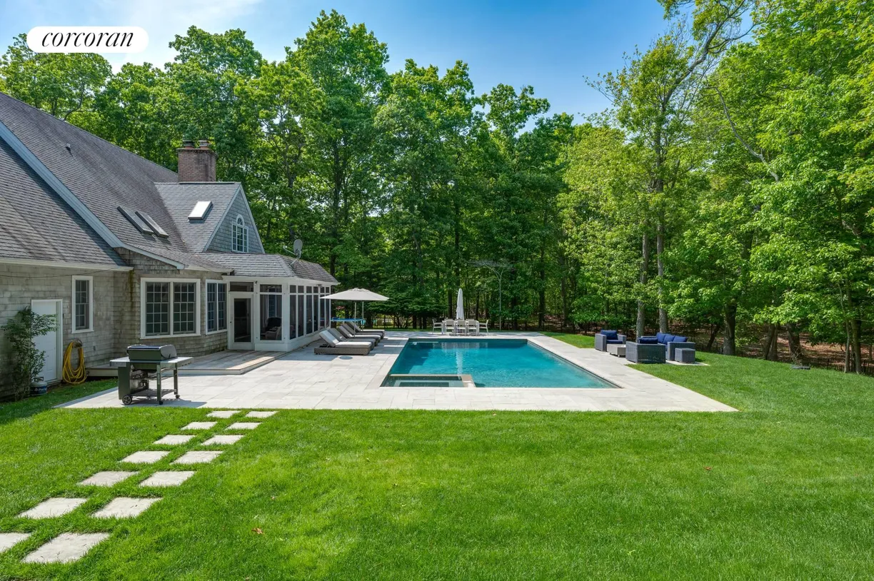 The Hamptons Real Estate | View 41 Rawson Road | room 1