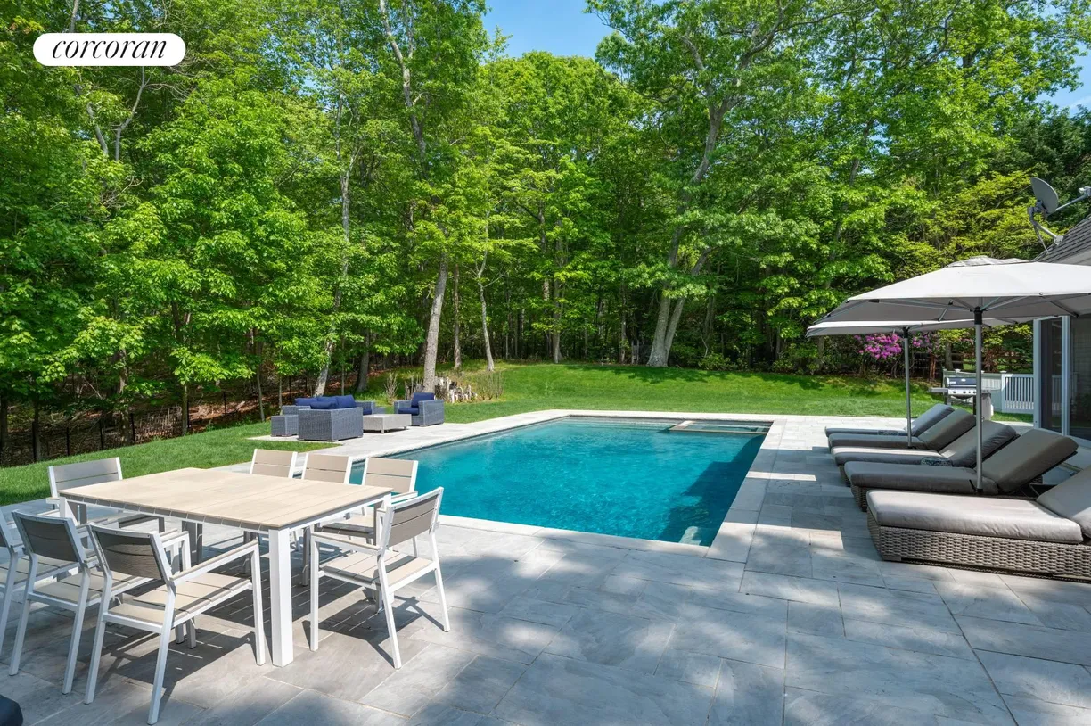 The Hamptons Real Estate | View 41 Rawson Road | room 2
