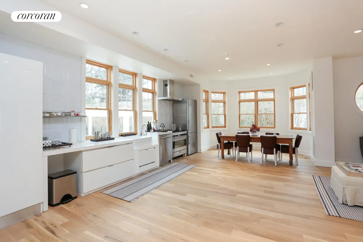 The Hamptons Real Estate | View 20 Little Plains Road | room 2