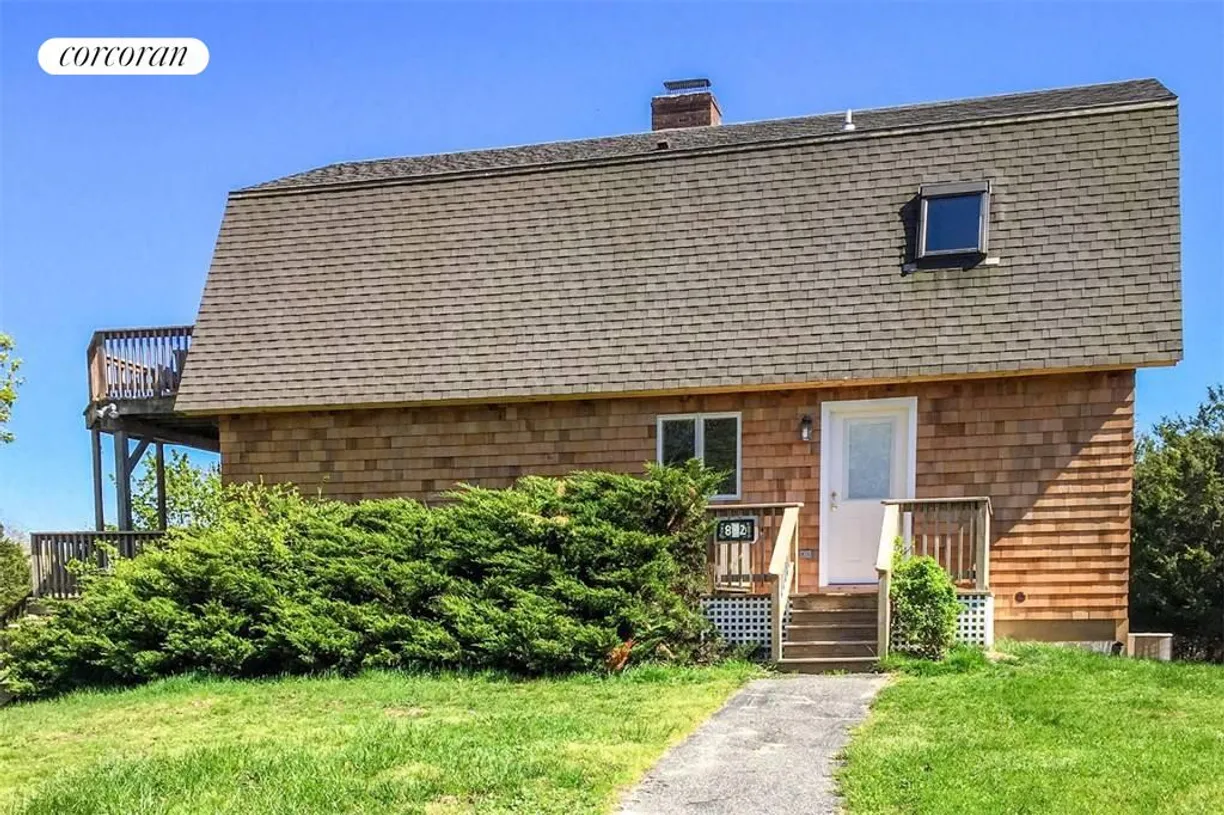 The Hamptons Real Estate | View 882 Springs Fireplace Road | room 1