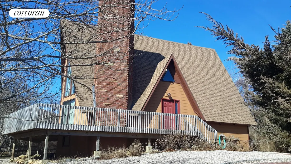 The Hamptons Real Estate | View 1 Harrison Road | 3 Beds, 2 Baths