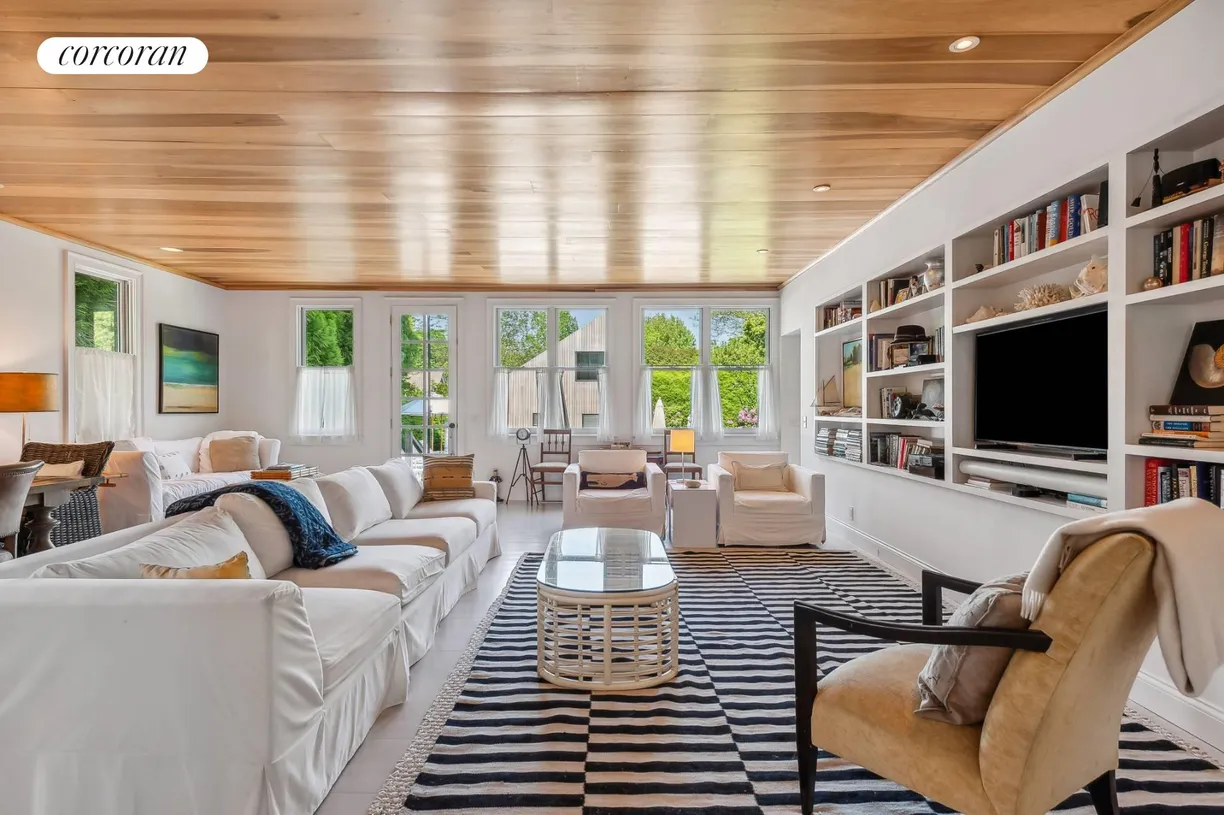 The Hamptons Real Estate | View 7 Halsey Street | room 1