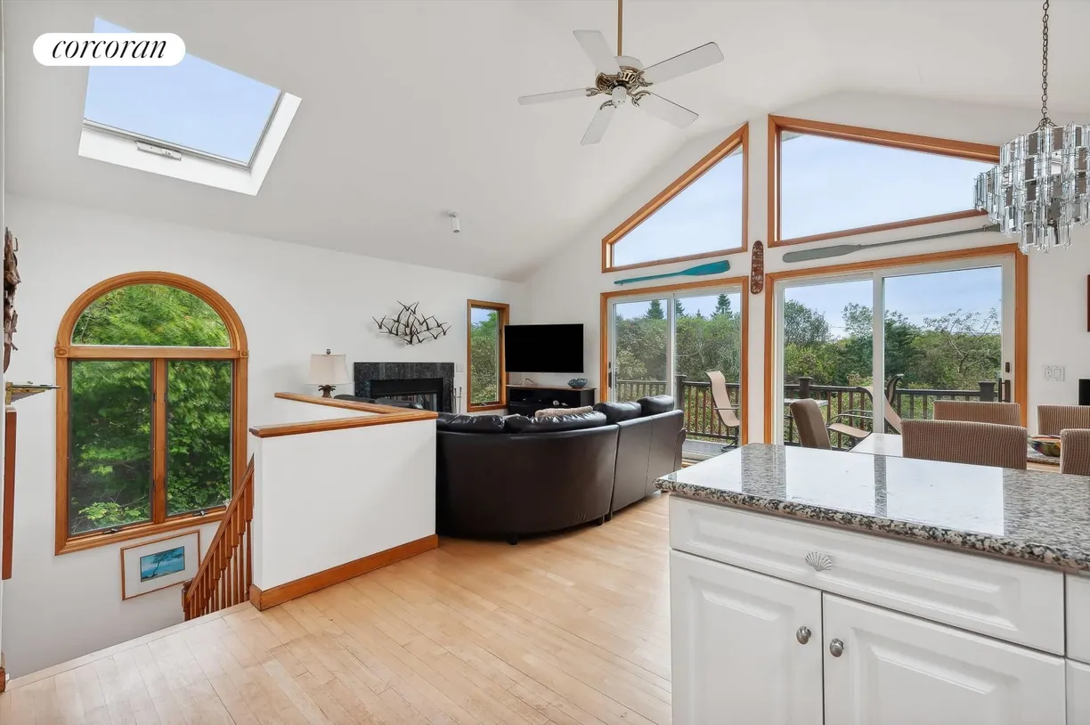 The Hamptons Real Estate | View 87 South Etna Avenue | room 2
