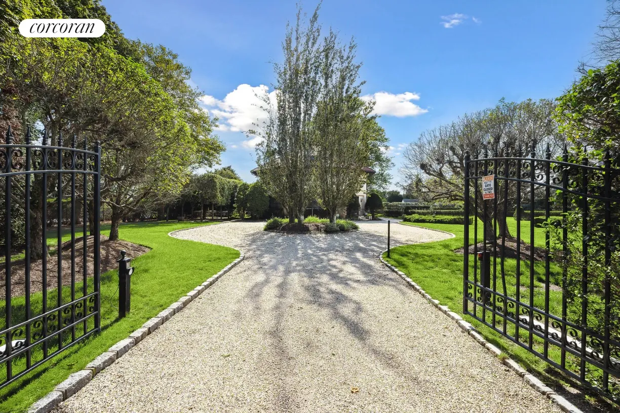 The Hamptons Real Estate | View  | Gated Property