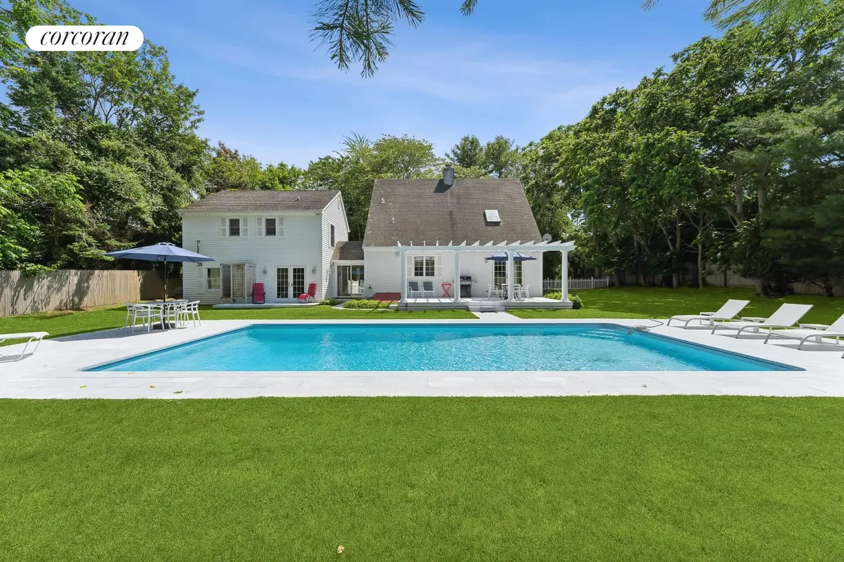 The Hamptons Real Estate | View 57 Osborne Lane | 5 Beds, 5 Baths