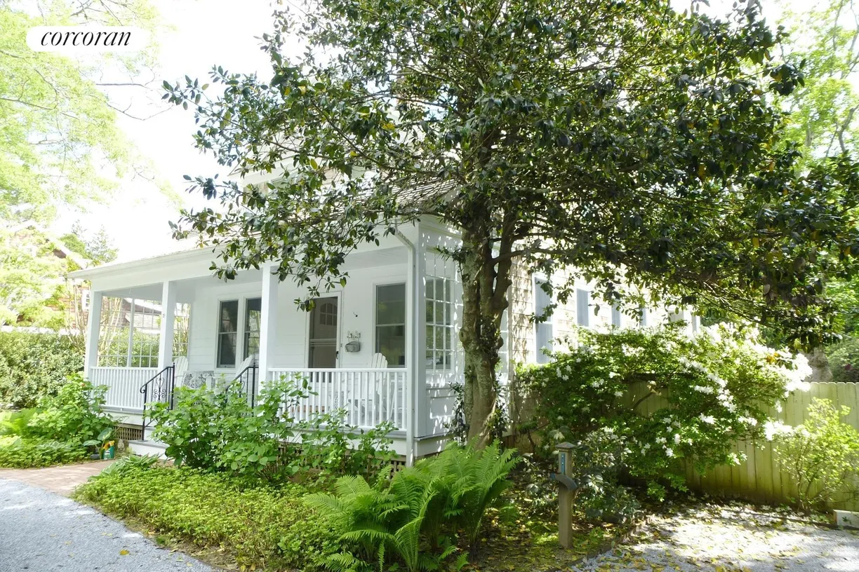 The Hamptons Real Estate | View 15 Huntting Lane | 4 Beds, 2 Baths