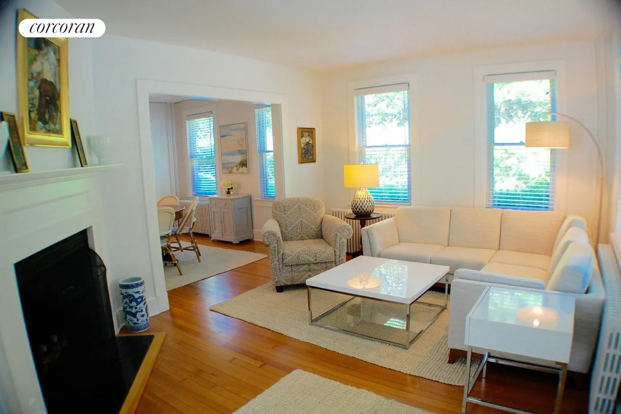 The Hamptons Real Estate | View 15 Huntting Lane | room 2