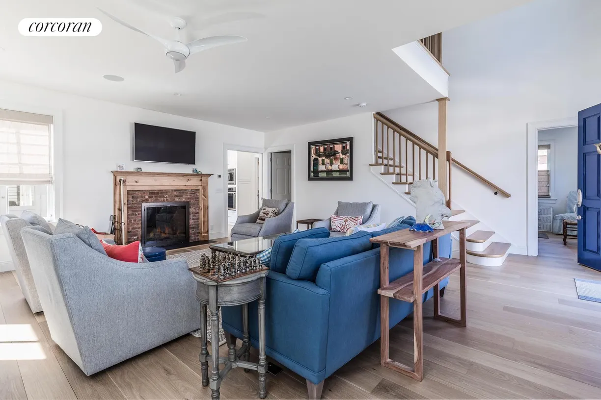 The Hamptons Real Estate | View 164 Division Street | room 1